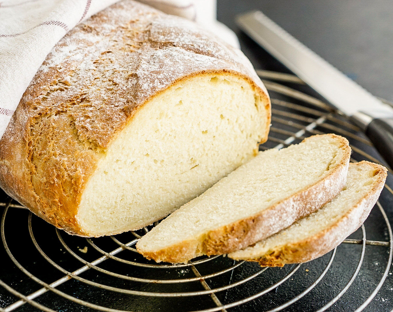 Schnelles aber leckeres Quark Brot – ohne Hefe oder Sauerteig – HerdmitHerz